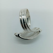 Cargar imagen en el visor de la galería, ANILLO LINEAS DOBLADAS #7

